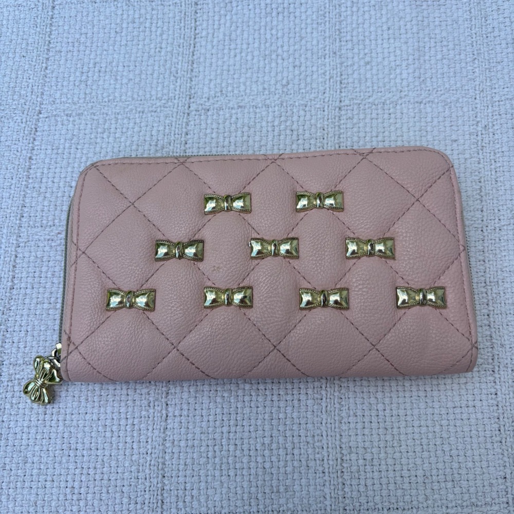BETSEY JOHNSON Light Pink Quilted Gold Bow Charm Coquette Zip Around Wallet